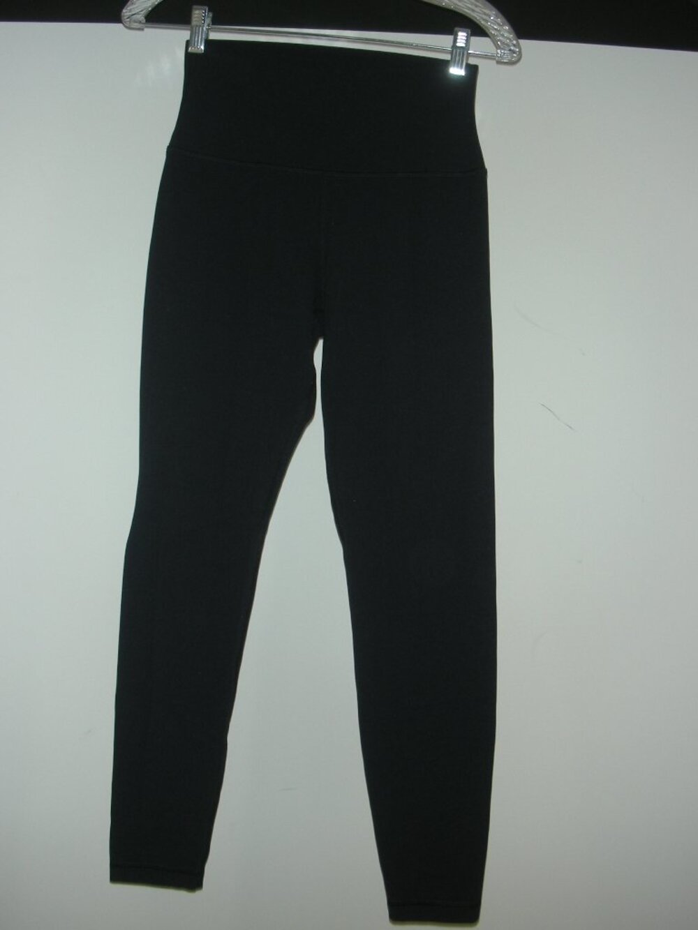 TNA Aritzia TnAction Black High Rise Yoga Leggings M 26" Soft Stretch